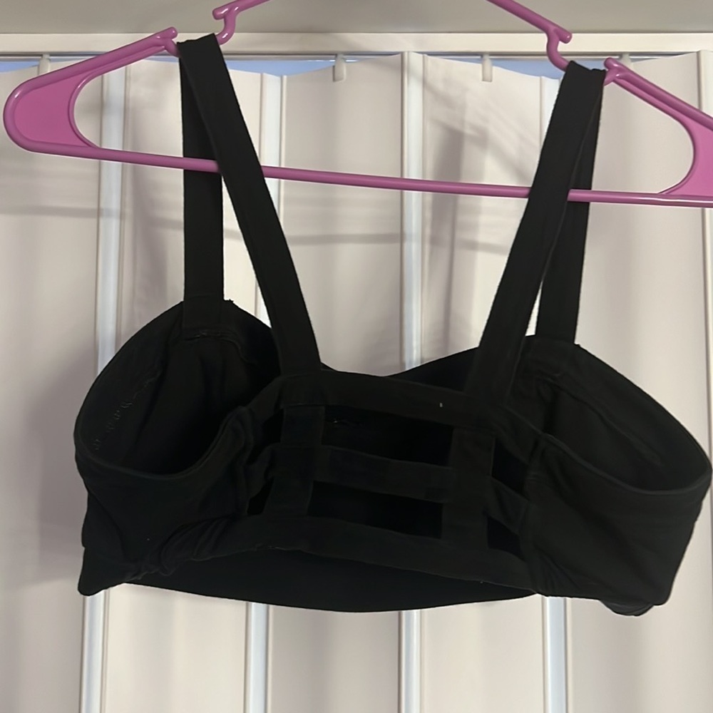 [AEO] Strappy Back Crop - Picture 2 of 5